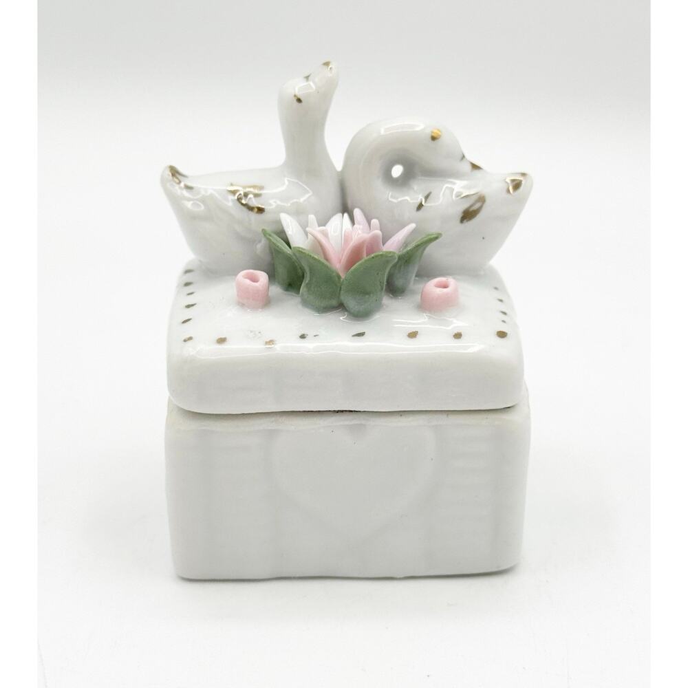 Vtg Porcelain White Double Swan Trinket Box Miniature Flowers Dainty Lid Birds
